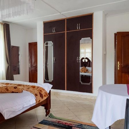Riverside Resort Hotel Kabale Екстериор снимка